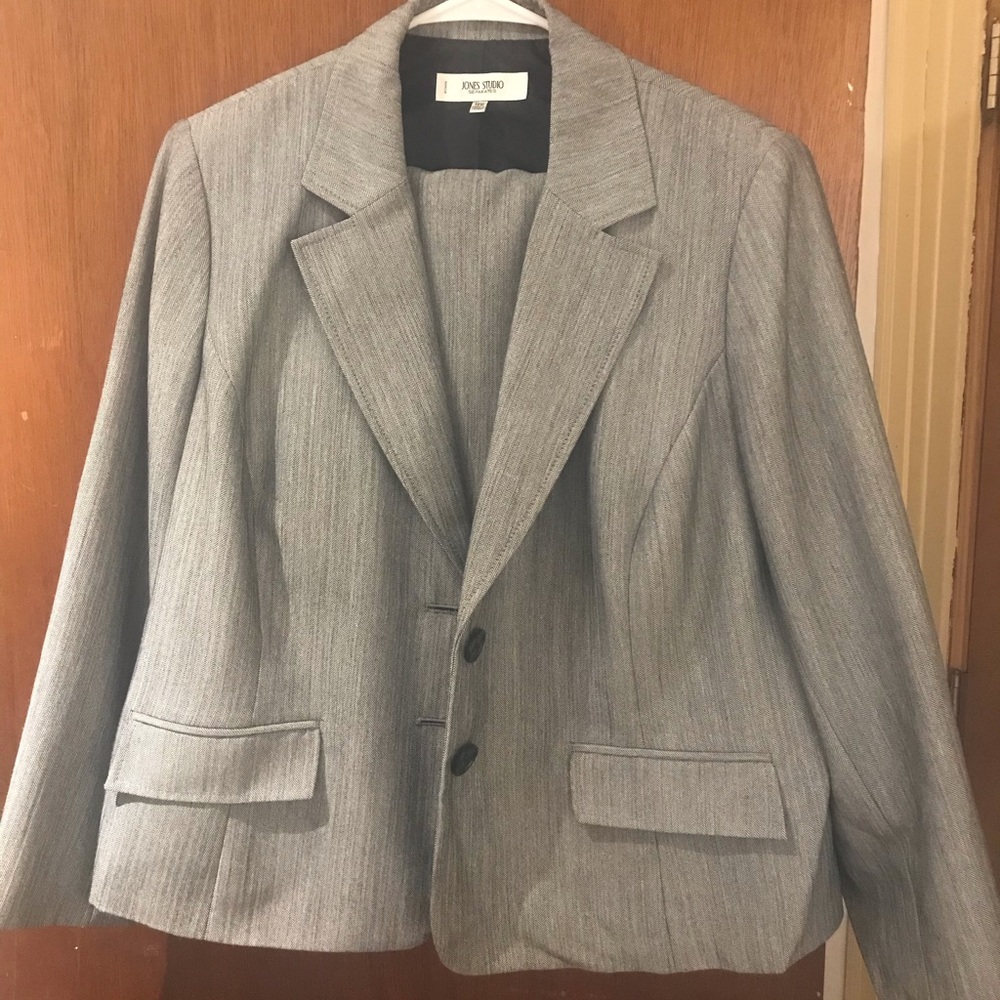 Jones New York business suit
